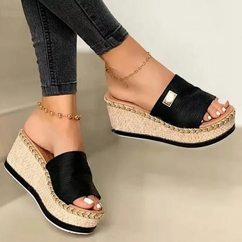 Casual Badge Wedge Sandals