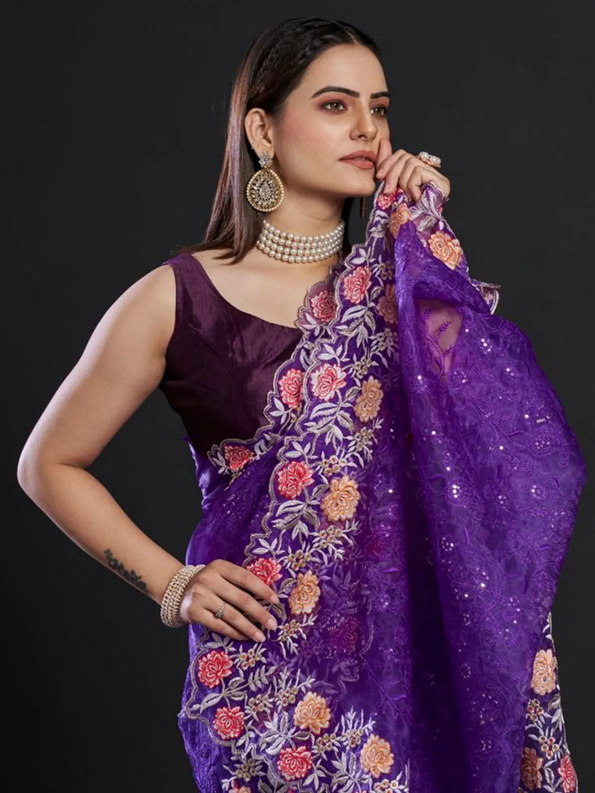 Odette Women Purple Organza Saree With Unstitched Blouse