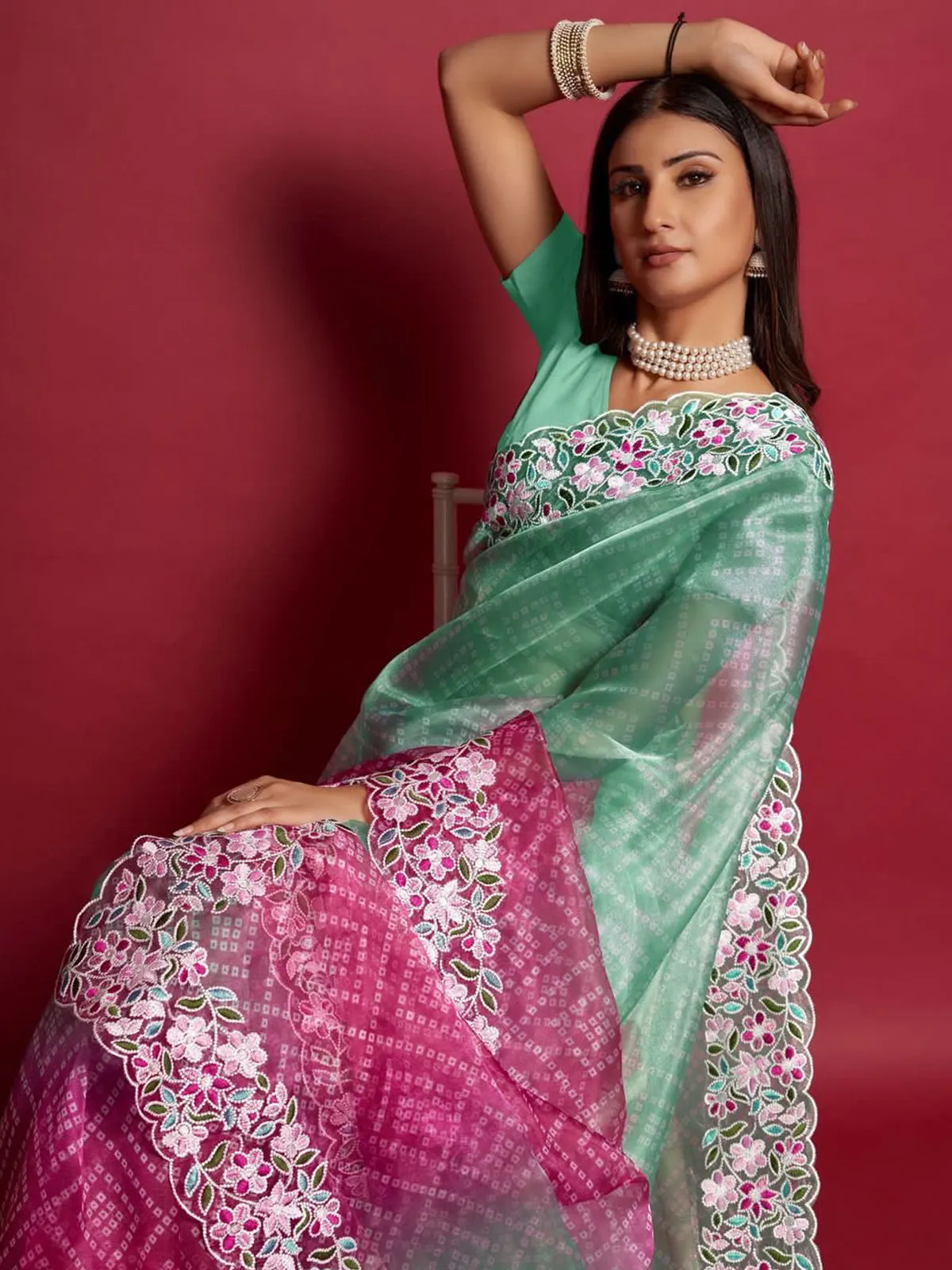 Odette Women Sea Green And Pink Organza Saree With Unstitched Blouse