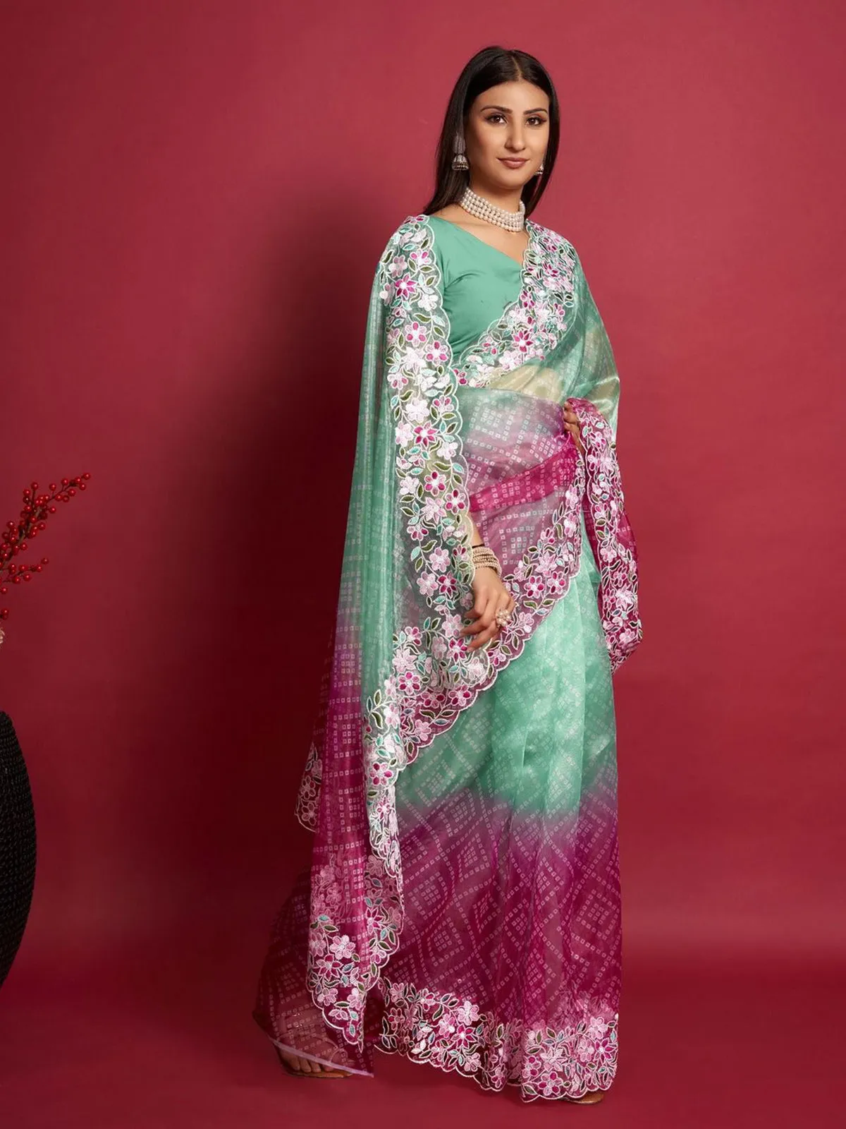 Odette Women Sea Green And Pink Organza Saree With Unstitched Blouse