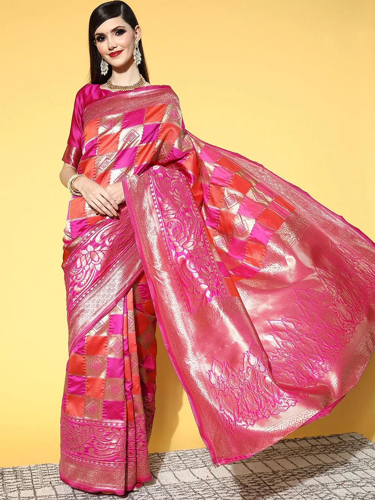 Odette Women Silk Blend Pink Woven Design Saree With Blouse Piece