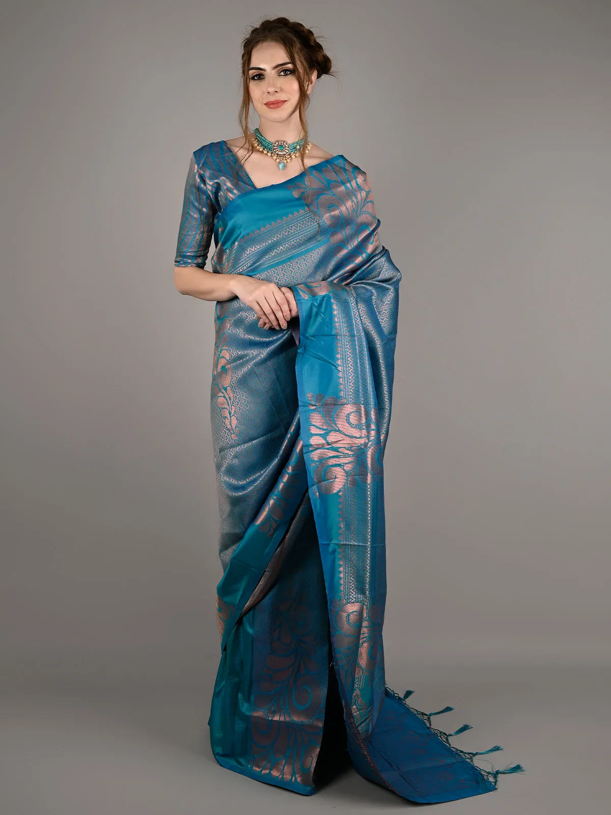 Odette Women Teal Silk Blend Woven Saree With Unstitched Blouse