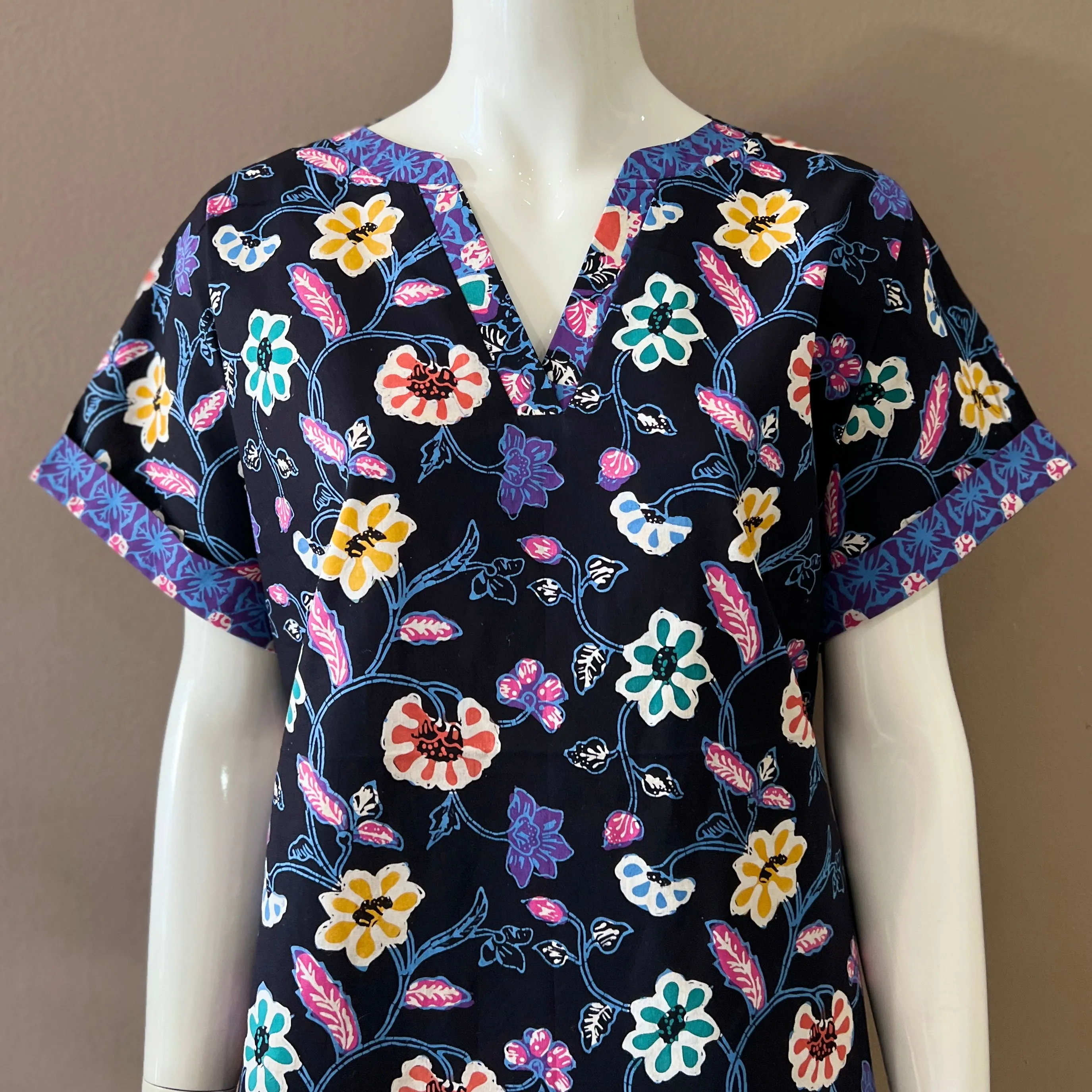 V Neck Short Sleeve Top - XL