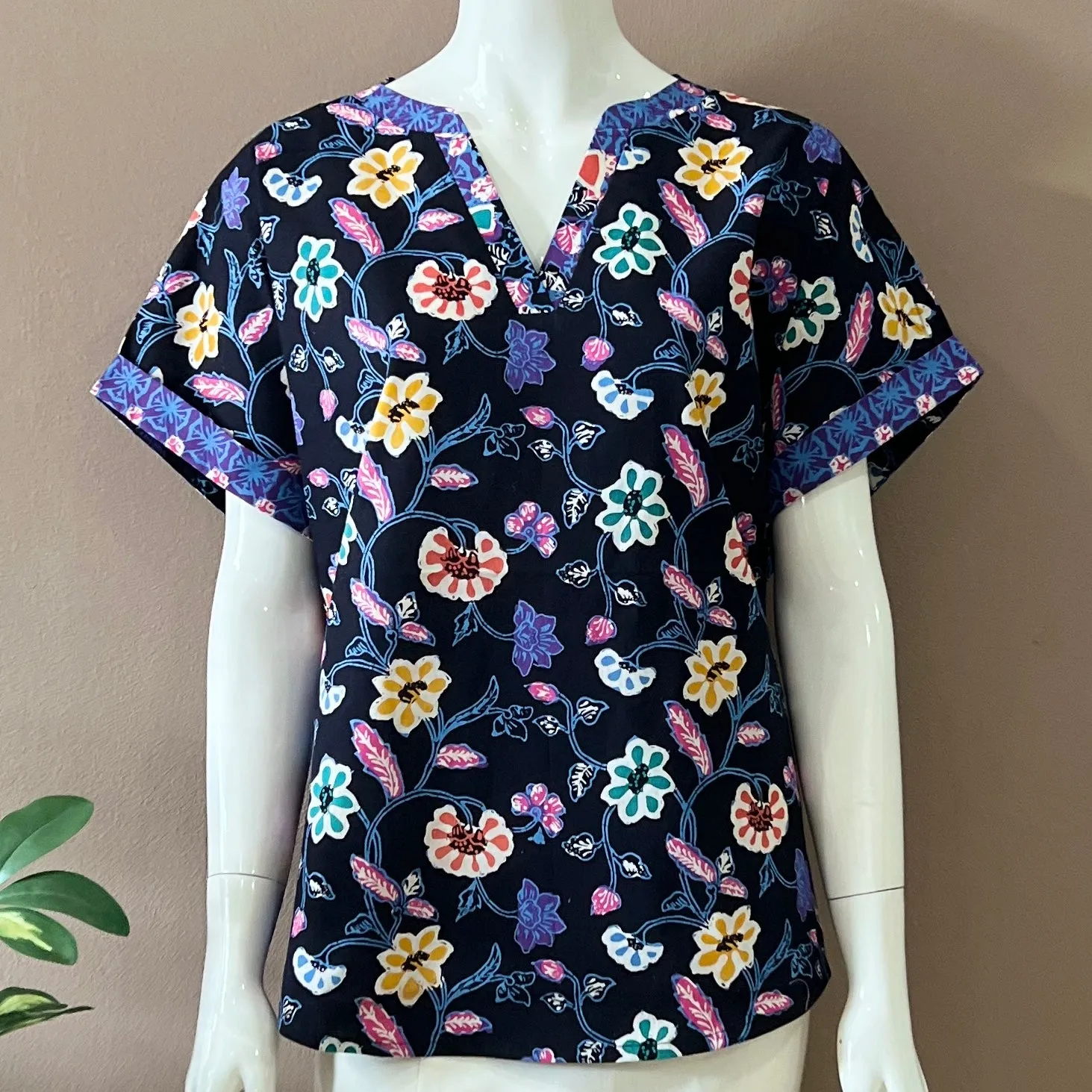 V Neck Short Sleeve Top - XL